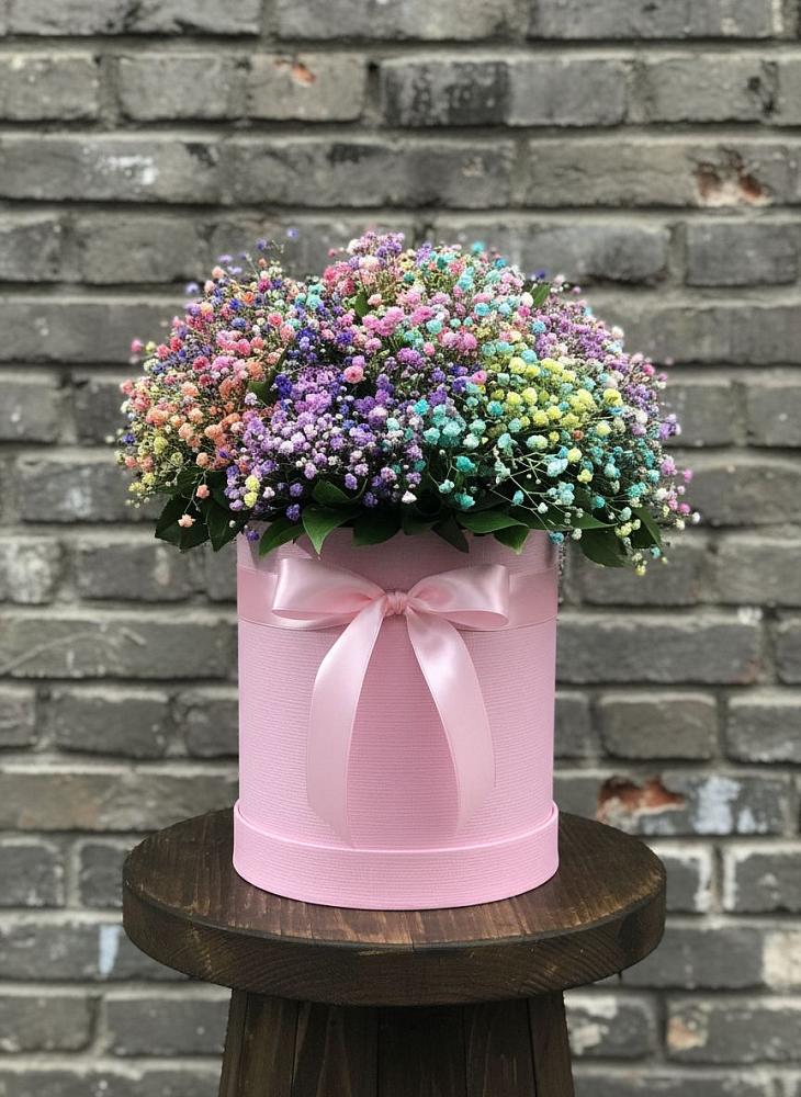 Цветочная композиция из Гипсофила и Розы в шляпной коробке в Кожве