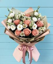 Букет цветов из:  Розы, Альстромерии и Лизиантусы #REPLACE_PRED# Кожве