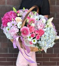 Композиция солнечный день в Кожве Цветочная композиция из Розы, Хризантемы, Пионы и Лизиантусы в корзине в Кожве
