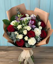Букет цветов из:  Розы и Альстромерии #REPLACE_PRED# Кожве