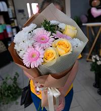 Букет цветов из:  Герберы, Розы и Хризантемы в Кожве