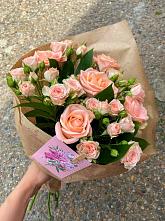 Букет цветов из:  Розы #REPLACE_PRED# Кожве