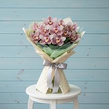 Букет цветов из:  Орхидеи и Розы в Кожве