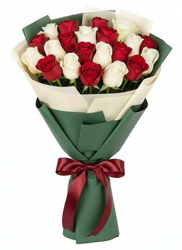 Букет Микс из красных и белых роз в Кожве