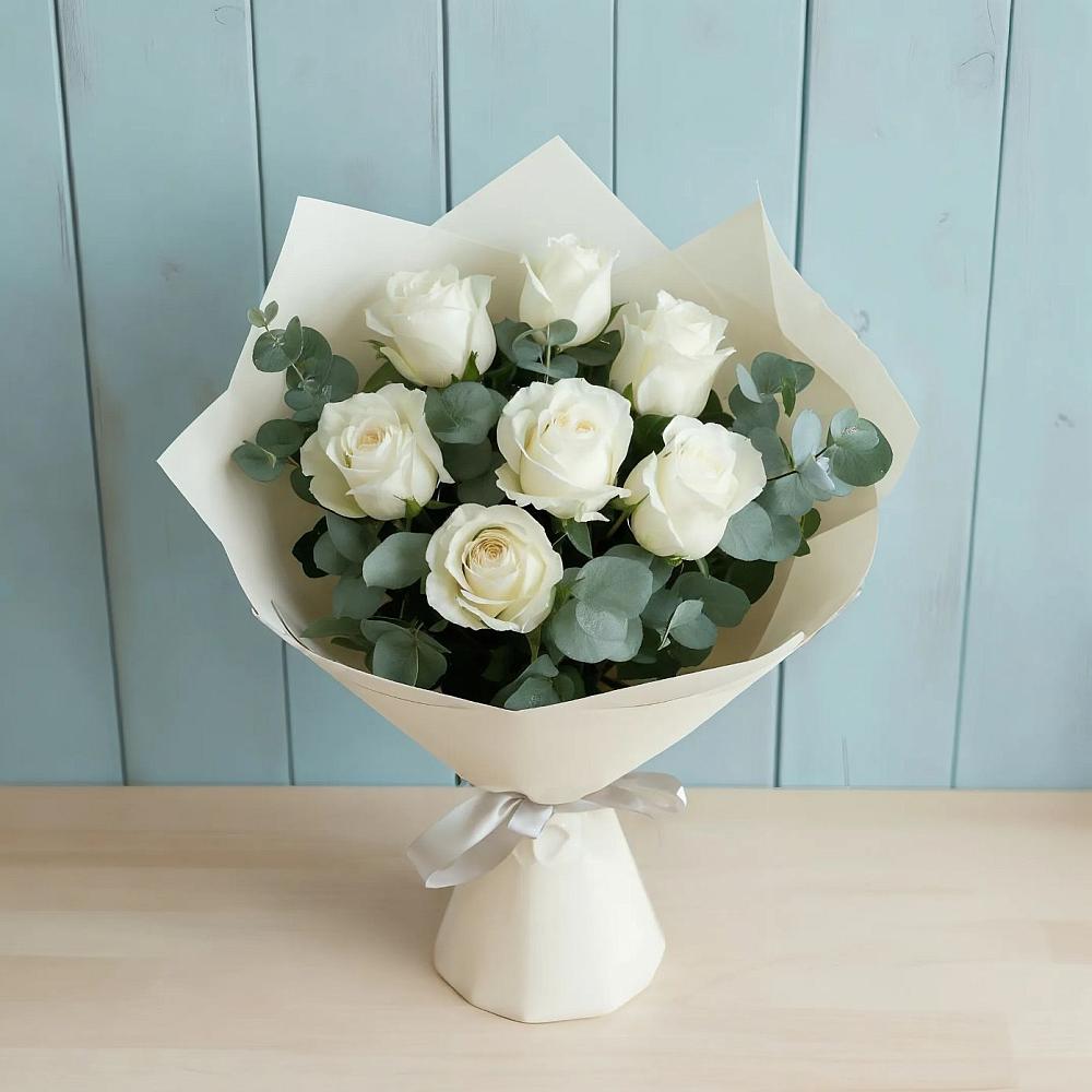 Букет Белые розы в Эвкалипте в Кожве