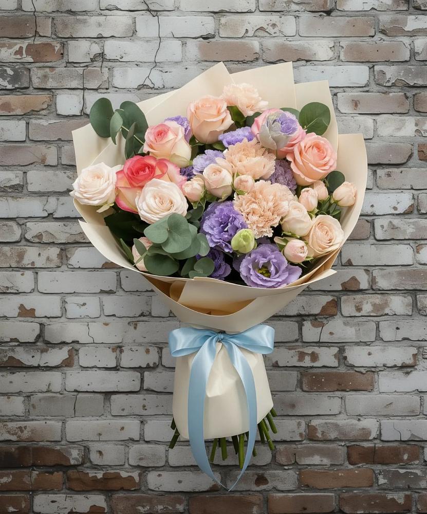 Букет цветов из: Розы, Лизиантусы и Гвоздики в Кожве