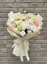 Букет цветов из:  Гвоздики, Розы, Лизиантусы и Хризантемы #REPLACE_PRED# Кожве