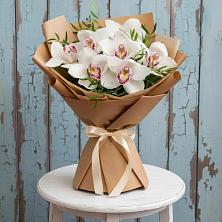 Букет цветов из:  Орхидеи и Розы в Кожве